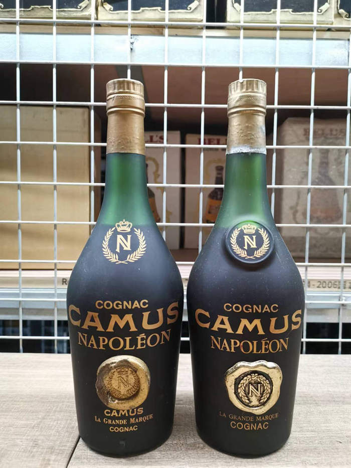 70年代初期  CAMUS Napoleon 青瓶2瓶一组