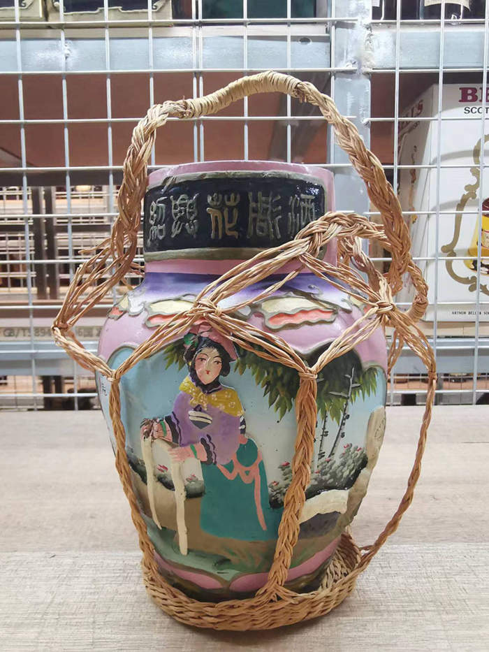 〓高级液体蛋糕〓90年代 日本回流 绍兴 花雕酒 老黄酒 古法酿制，再贮以时日，产生出独特的风味和丰富的营养