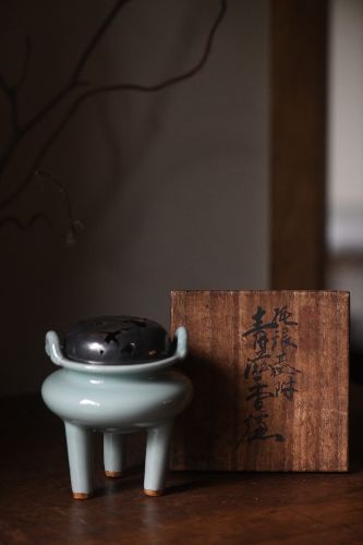 日本 大正时期 平安金荣堂 青瓷 三足  香炉 芭蕉叶银火舍