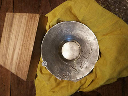 古美術品　中国古玩　煎茶道具　錫製漢詩花彫細密細工円形茶托　五客 峯涯山人
