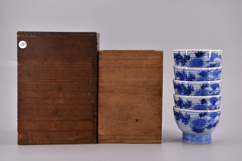 【でん】時代 古い 染付 輪線草花文 煎茶碗 五客 合せ箱 直径約6.5cm 高さ約4.7cm