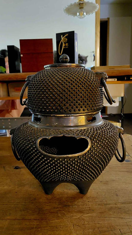 大正时期 银釜一套
釜口径9cm高19cm
钵口径17.5cm 高23cm