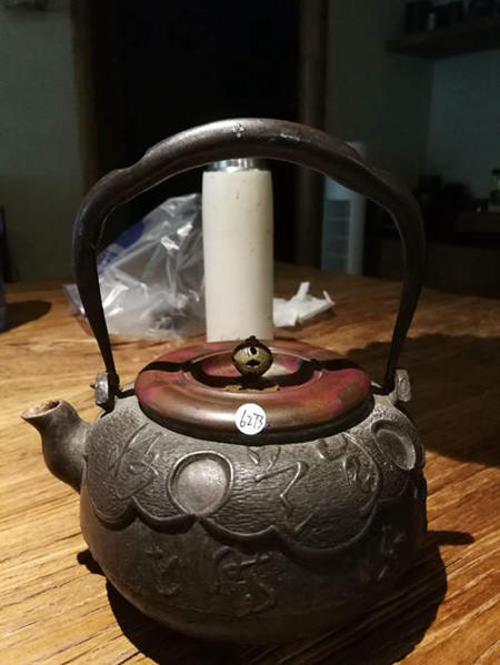 【明治时期】日本 牡丹花鸟 斑紫铜内凹盖 手柄金银镶嵌 百年龙文堂老铁壶 铁质ok 煮水甘甜。